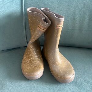 Girls sparkle hunter rain boots. Size 13. Well loved, sold as is.